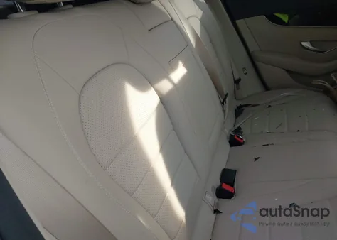 2018 Mercedes-Benz Glc 300 4Matic z USA, uszkodzony, nr VIN WDC0G4KBXJV067754